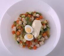 Оливье с цыпленком