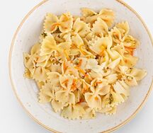 Фарфалле с овощами