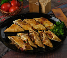 Пиде с баклажаном и сыром