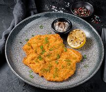Куриный шницель с грибным соусом