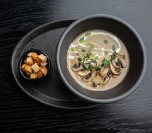Грибной крем-суп с гренками