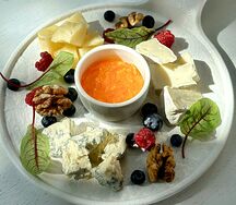 Сыры с апельсиновым конфитюром 