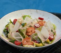 Салат с тигровыми креветками