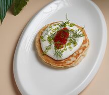 Оладьи из цукини с красной икрой
