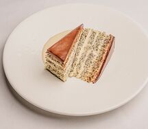 Маковый торт с ванильным кремом