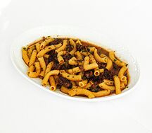 Пенне с телячьими щечками