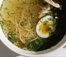 Куриный суп с лапшой