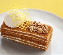 Медовик с соленой карамелью