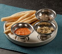 Ассорти Дипов из маслин, болгарского перца и баклажанов