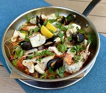 Классическая паэлья с морепродуктами