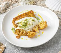 Филе судака с цветной капустой и муссом Пармезан