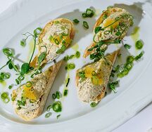 Форшмак из сельди с кефалью и щучьей икрой и пряным маслом