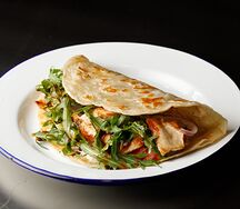 Лепешка роти с курицей