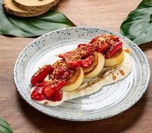 Сырники из рикотты с клубникой 