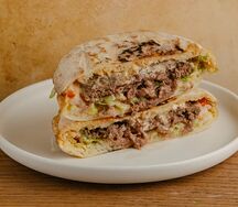 Бургер с говядиной и креветкой 