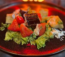 Грузинский салат с хрустящими баклажанами