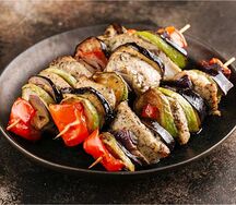 Шашлык из индейки с овощами