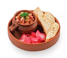 Лобио с беконом и капустой по-гурийски
