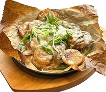 Свиная вырезка, запеченная с картофелем и грибами