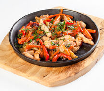 Куриное филе с овощами