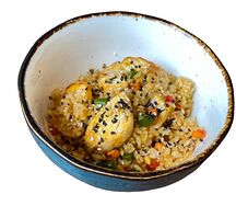 Курица карри с жареным рисом 