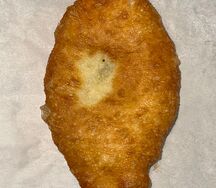 Жареный пирожок с печенью и картошкой