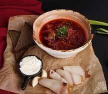 Борщ с копченым салом