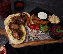 Люля из баранины с печеным картофелем