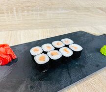 Ролл с лососем