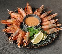 Магаданские креветки со спайси-соусом 