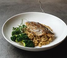 Филе дорадо с киноа 