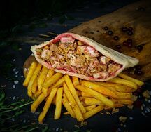 Гирос в пите клюквенный с курицей