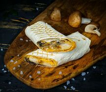 Шаурма маленькая в лаваше том ям