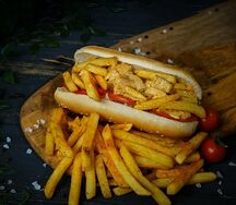 Бутерброд в булке фирменный с курицей