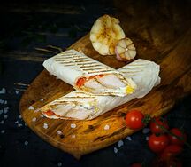 Шаурма большая в лаваше чесночная