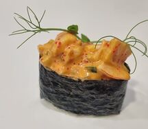 Спайси-суши с лососем