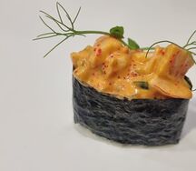 Спайси суши с мидиями 