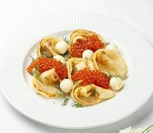 Икра красная с блинами