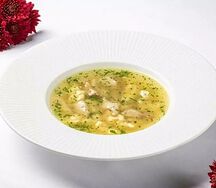Куриный бульон с клецками