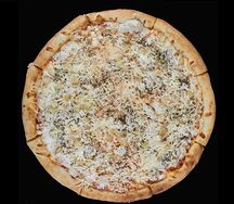 Пицца с ананасами и курицей