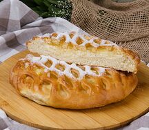 Пирог с творогом и грушей