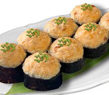 Пикантный с курицей запеченный ролл