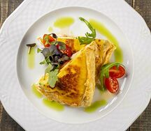 Батина ёка по-ахунски с куриной грудкой и яйцом