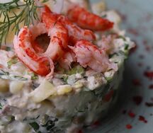 Оливье с раковыми шейками