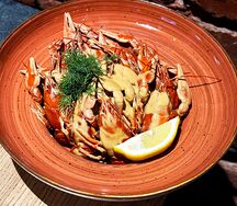 Раки в сливочном соусе биск