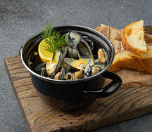 Мидии Чили в соусе Чеддер