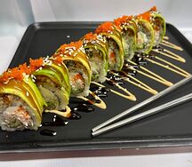 Ролл с фаршем из угря, крабом и авокадо 8шт