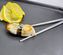 Суши с угрем