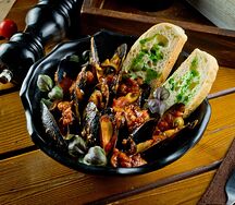 Мидии в соусе маринара