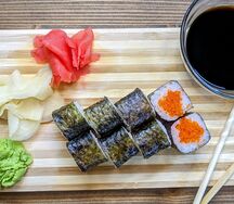 Маки с масаго